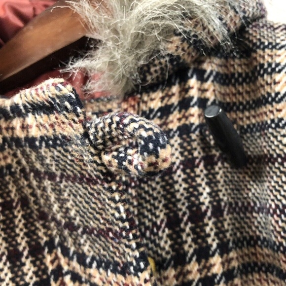 Jessica Simpsons, Girls, Winter coat, Size 4,Pockets,Plush hood,Long sleeve.! - Picture 4 of 10